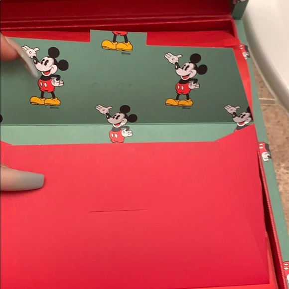 Gucci Mickey rare envelope case NWOT! - Picture 4 of 9